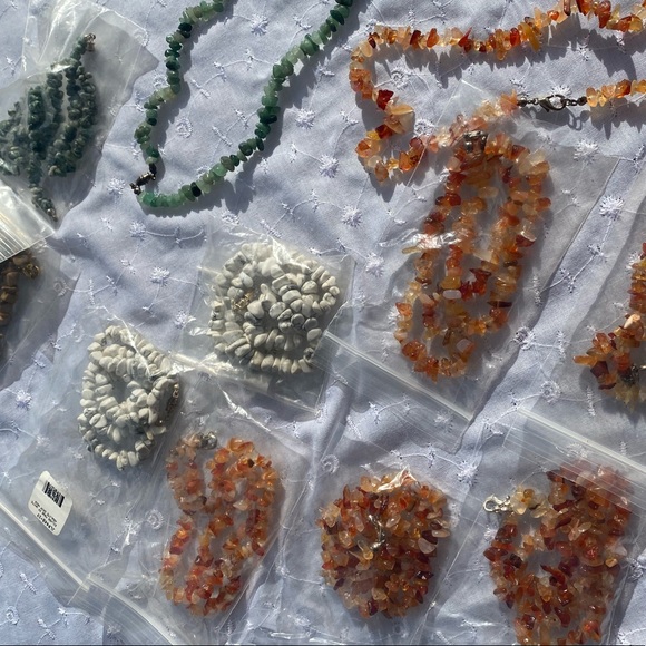 Jewelry - natural Howlite Chip twist-close necklace- 2